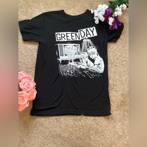 Green Day T shirt by hot topic size med